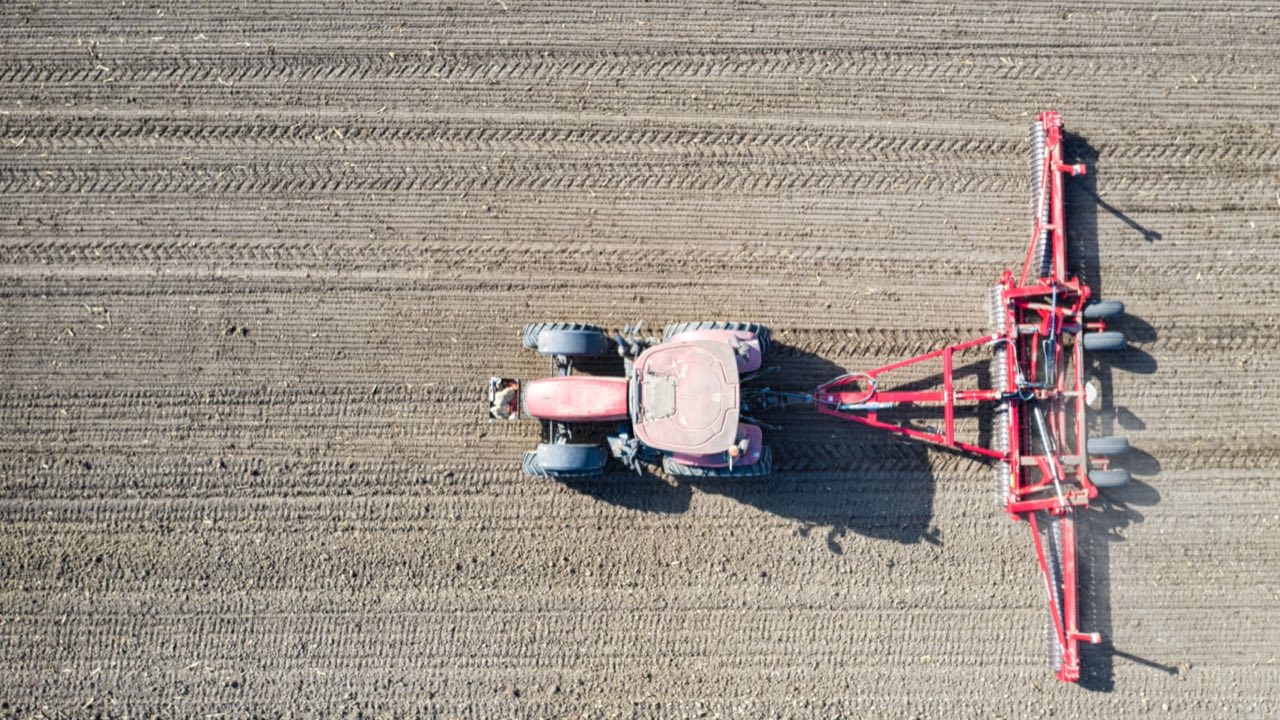 How Large-Scale Farm Operations Choose RF Antennas for Sensor Networks That Actually Work